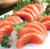 冰鮮三文魚魚腩（去皮、切片）